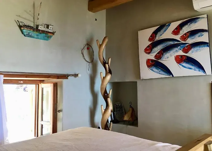 Poseidon House بيت للعطل Mandrákion